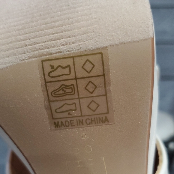 ShuShop Cream Platform Sandals with Pearl Detail Federica NIB Going Out Heels - Picture 10 of 10